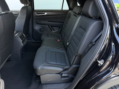 2026 Volkswagen Atlas Cross Sport 2.0T SEL R-Line Black