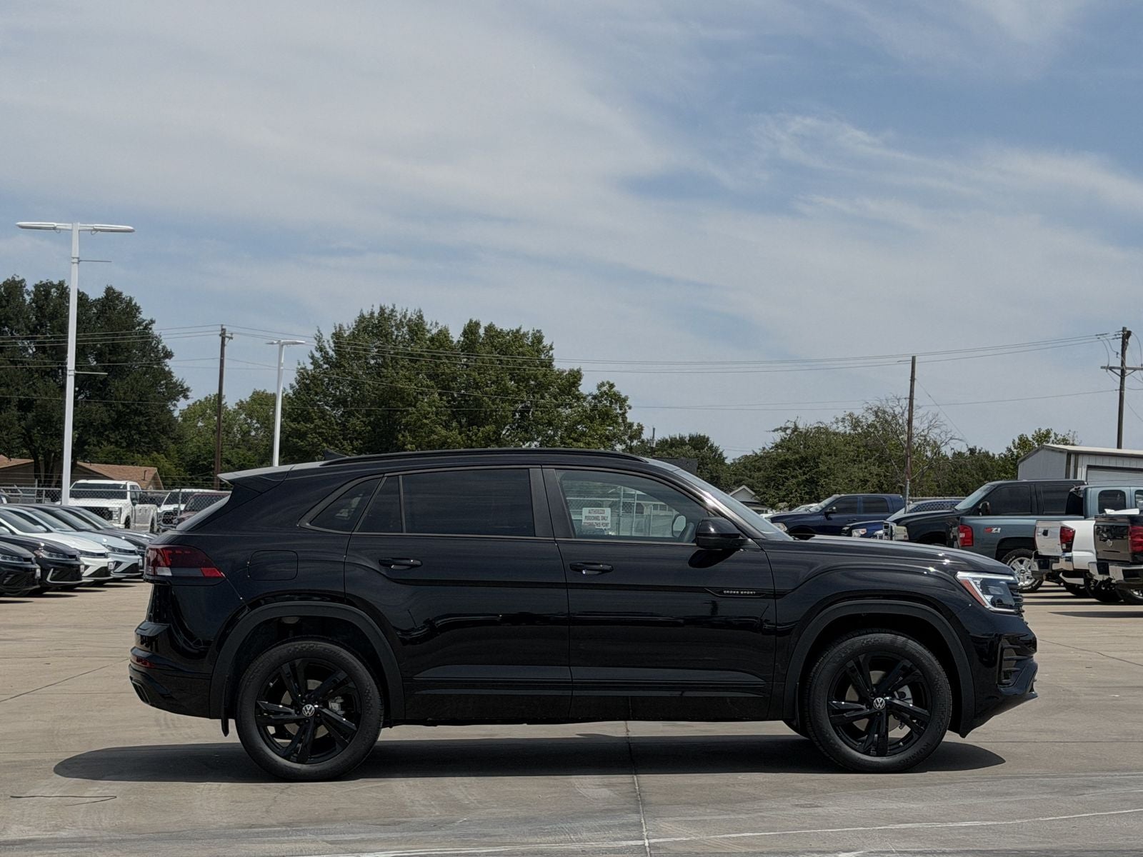 2026 Volkswagen Atlas Cross Sport 2.0T SEL R-Line Black