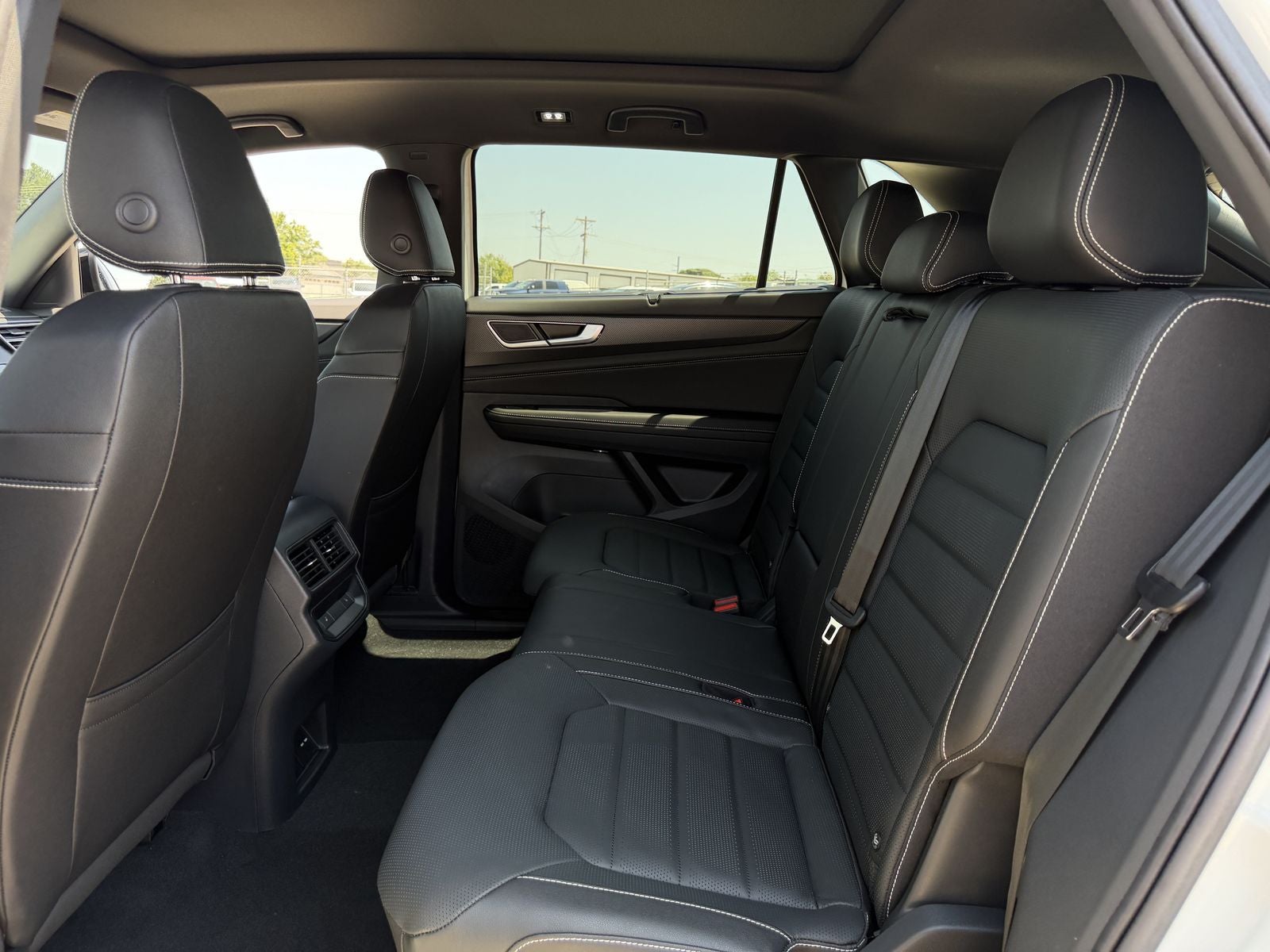 2026 Volkswagen Atlas Cross Sport 2.0T SEL R-Line Black