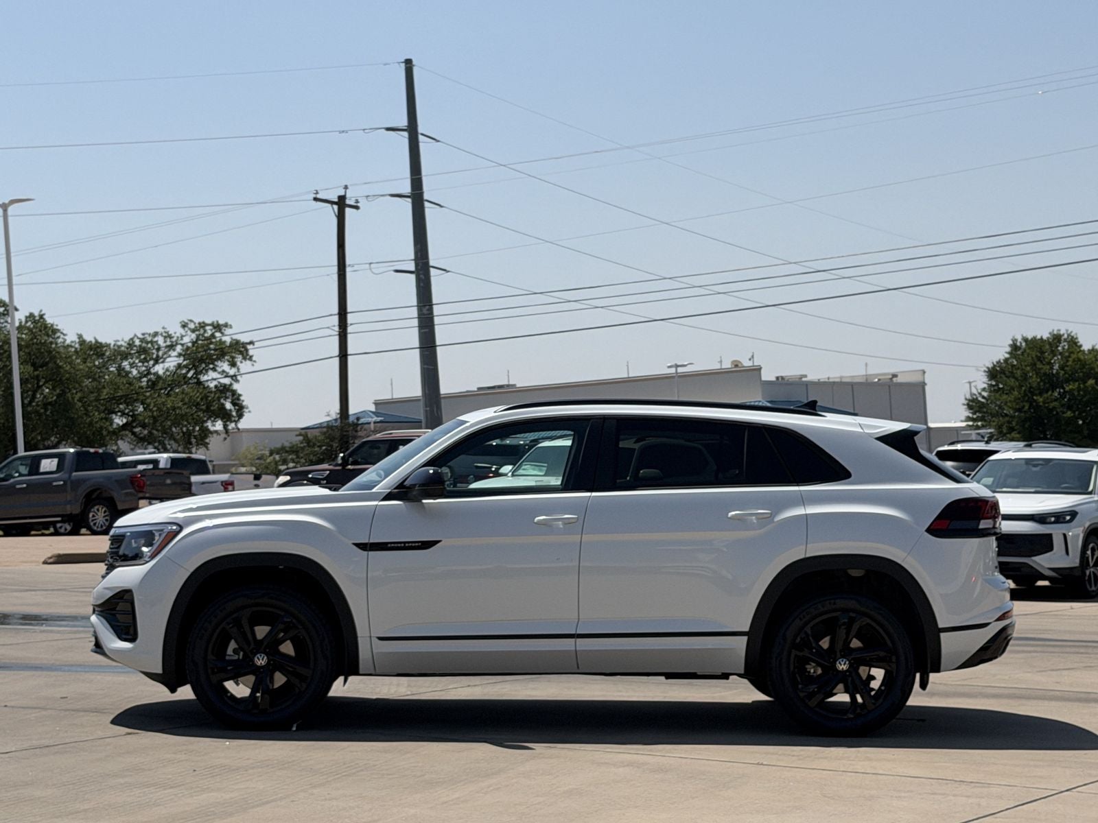2026 Volkswagen Atlas Cross Sport 2.0T SEL R-Line Black
