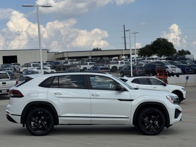 2026 Volkswagen Atlas Cross Sport 2.0T SEL R-Line Black