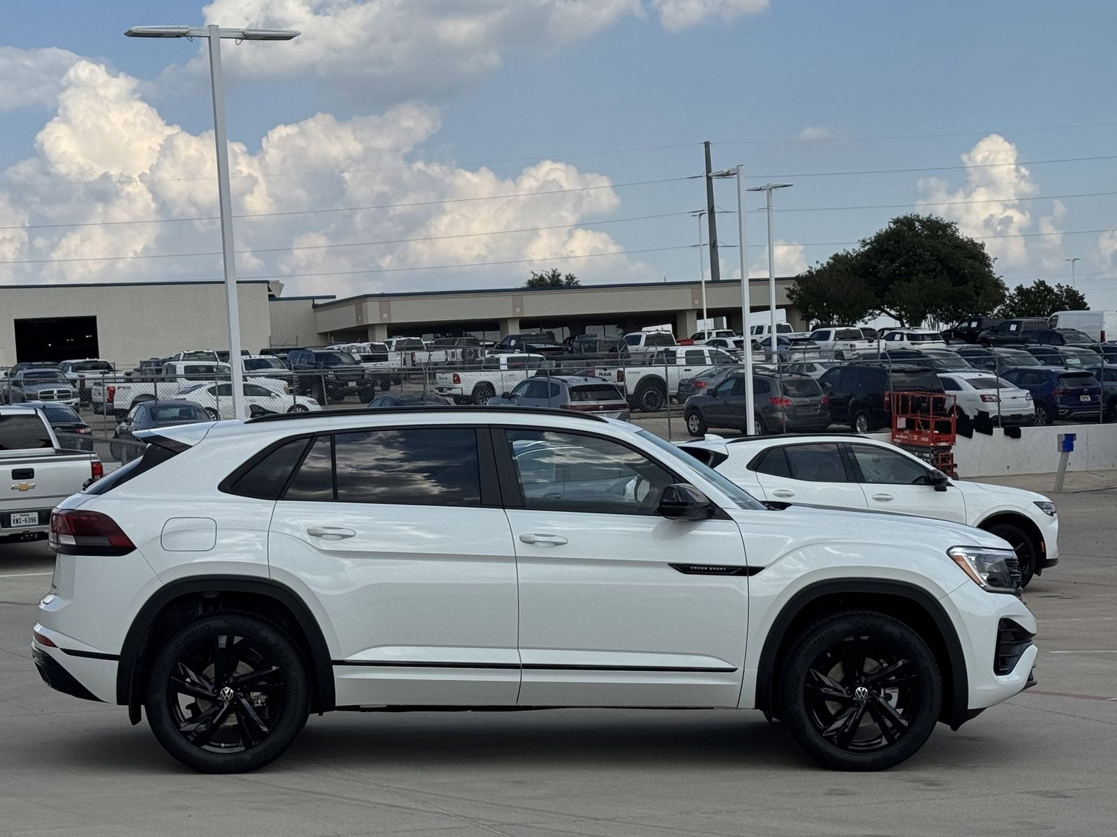 2026 Volkswagen Atlas Cross Sport 2.0T SEL R-Line Black