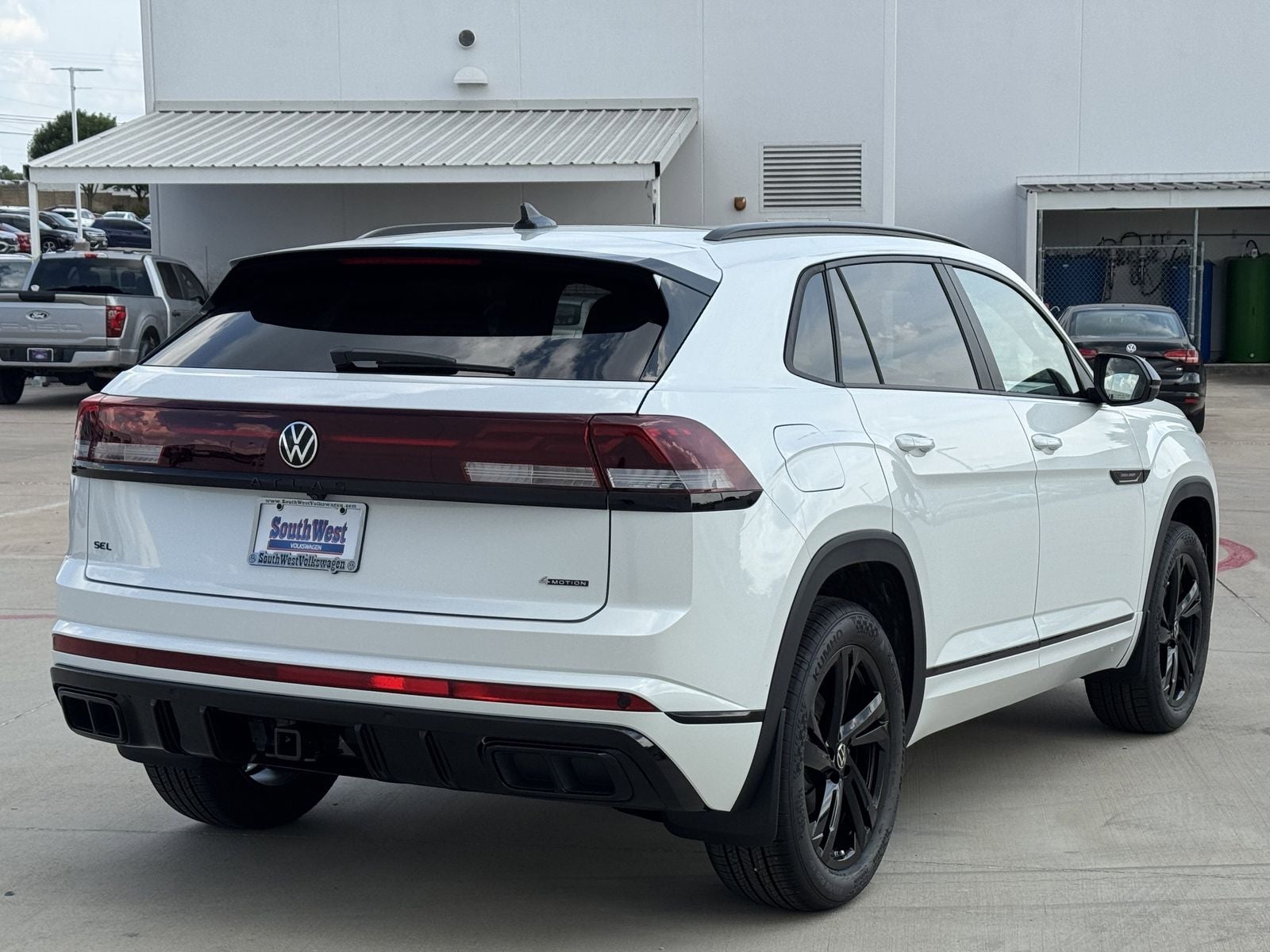 2026 Volkswagen Atlas Cross Sport 2.0T SEL R-Line Black