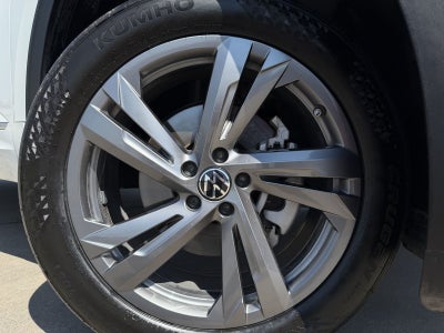 2024 Volkswagen Atlas Cross Sport 2.0T SEL R-Line