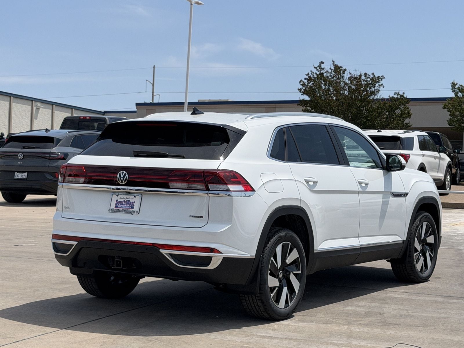 2026 Volkswagen Atlas Cross Sport 2.0T SEL