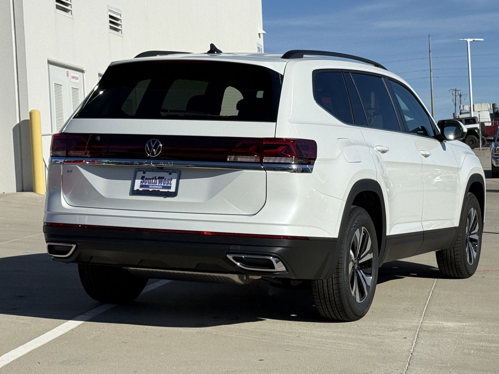2026 Volkswagen Atlas 2.0T SE
