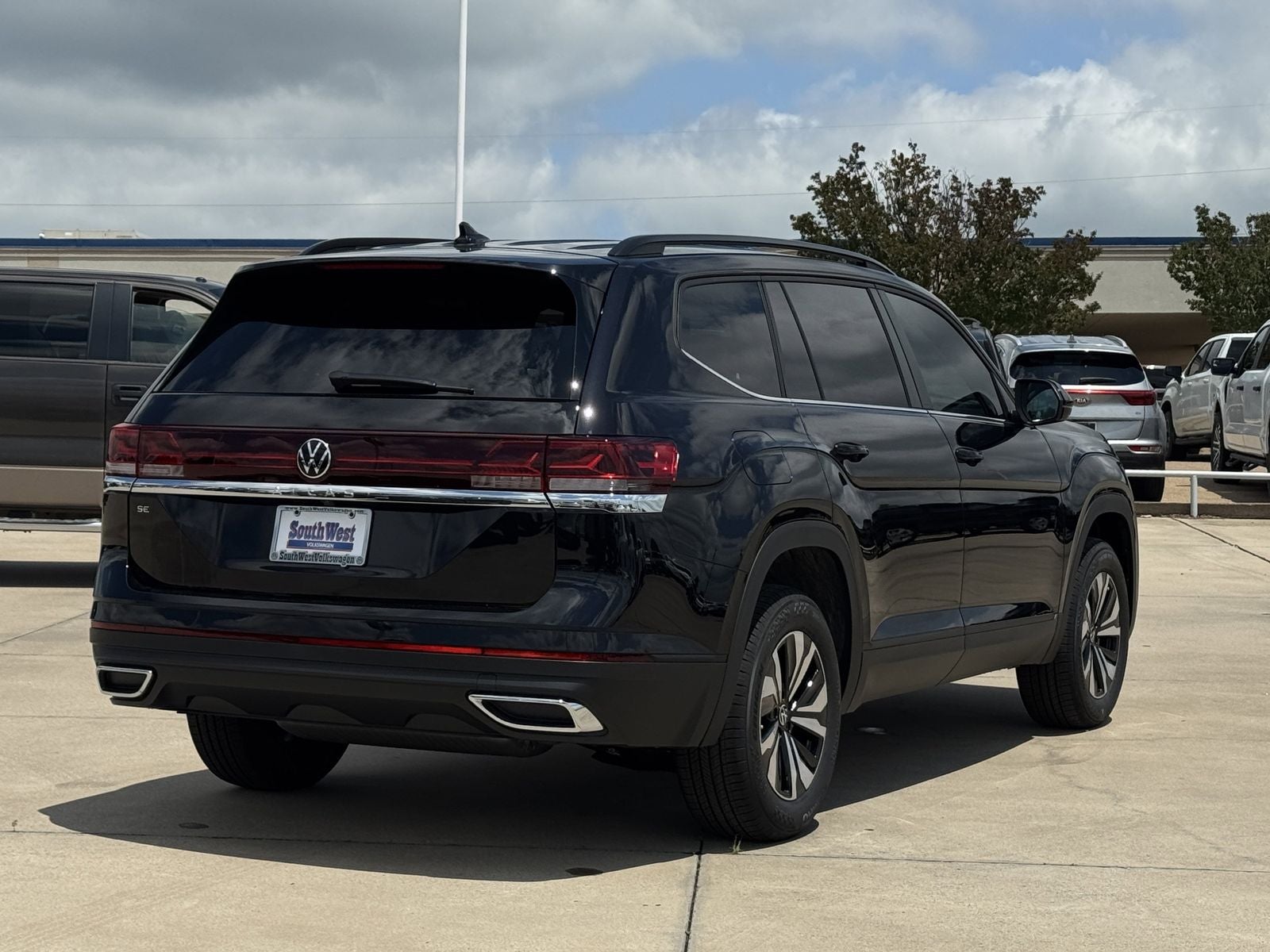 2026 Volkswagen Atlas 2.0T SE