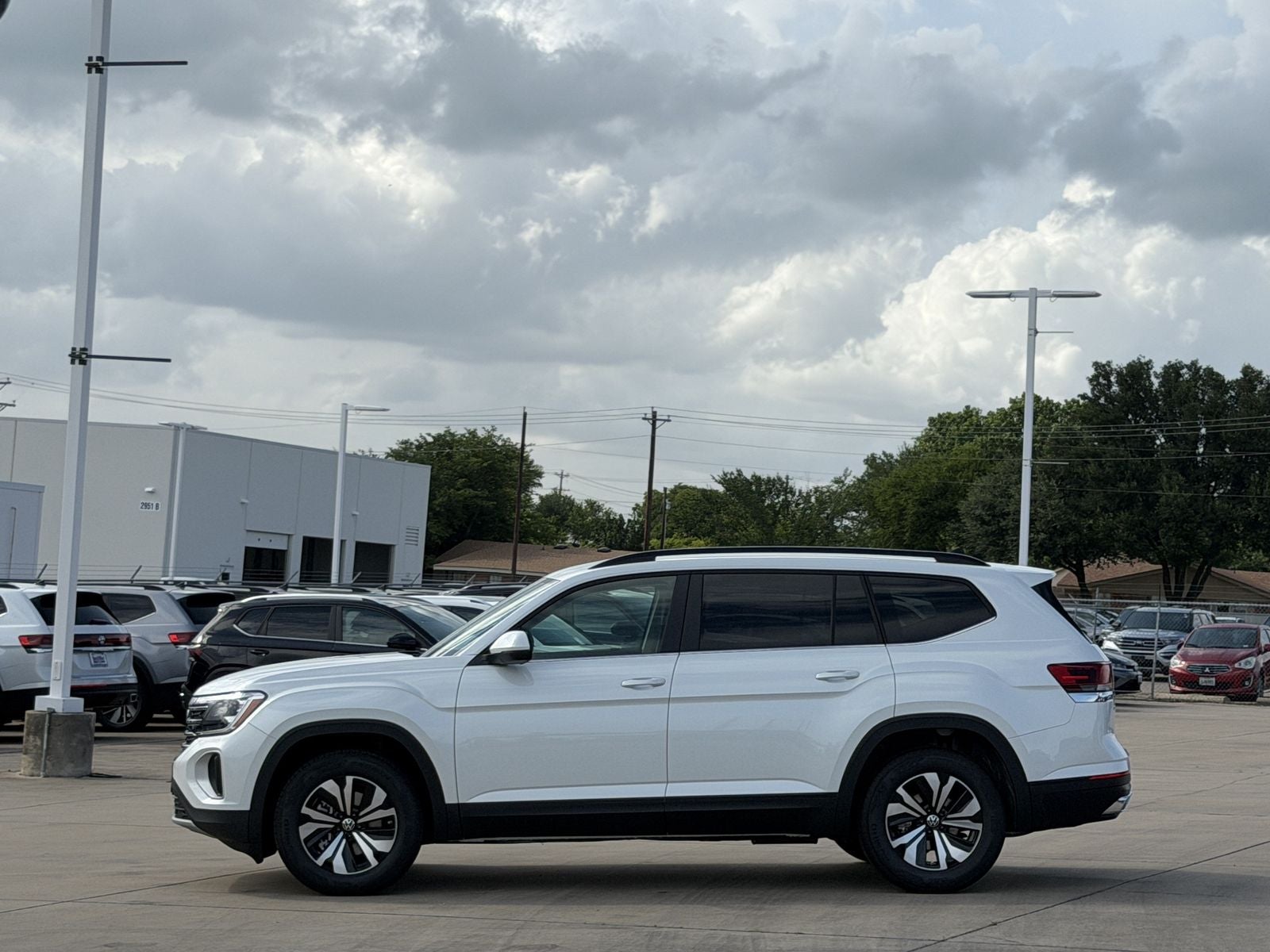 2026 Volkswagen Atlas 2.0T SE