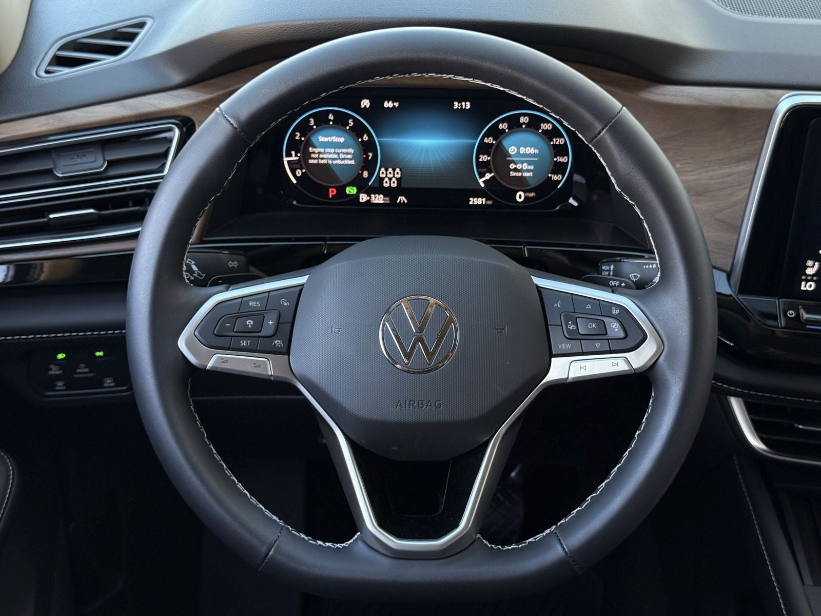 2025 Volkswagen Atlas 2.0T SE