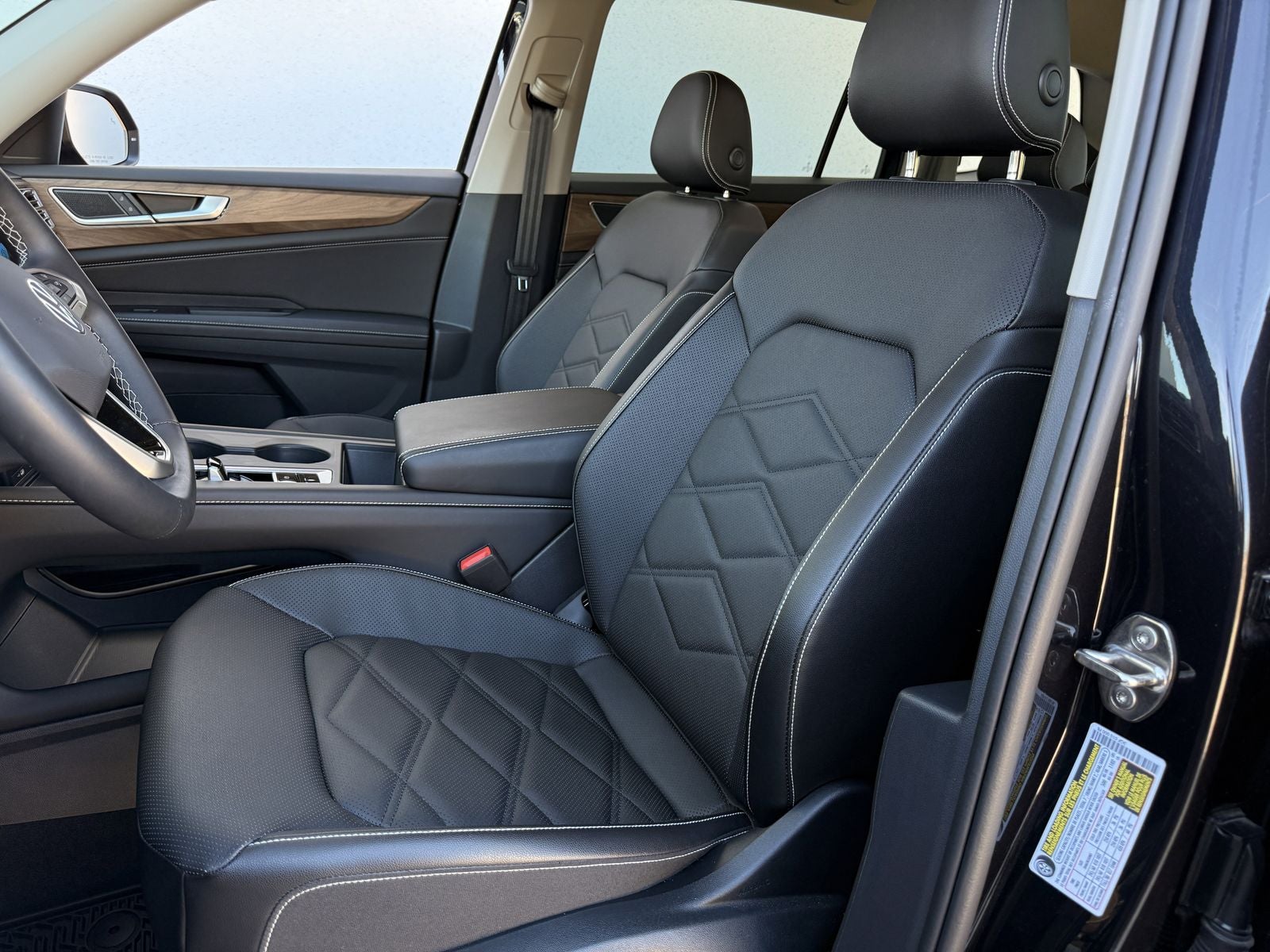 2025 Volkswagen Atlas 2.0T SE