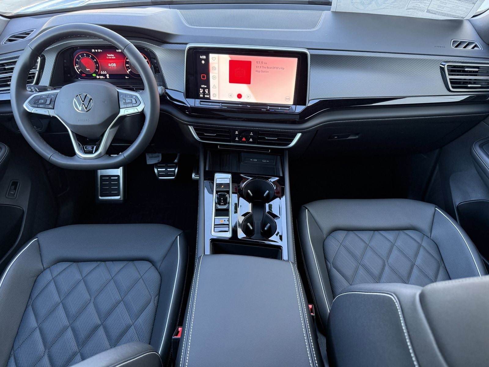 2026 Volkswagen Atlas Cross Sport 2.0T SEL Premium R-Line