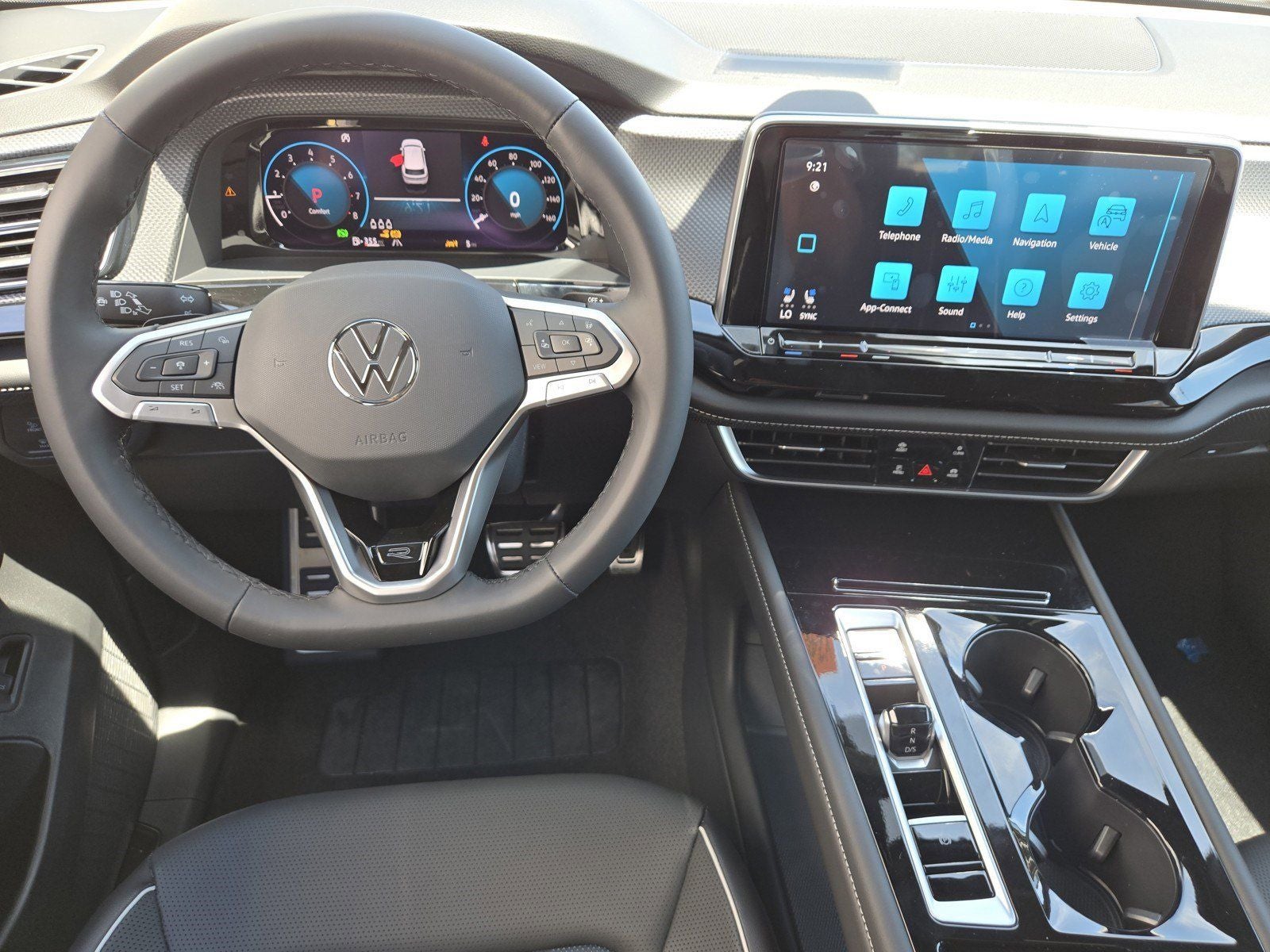 2024 Volkswagen Atlas Cross Sport 2.0T SEL Premium R-Line