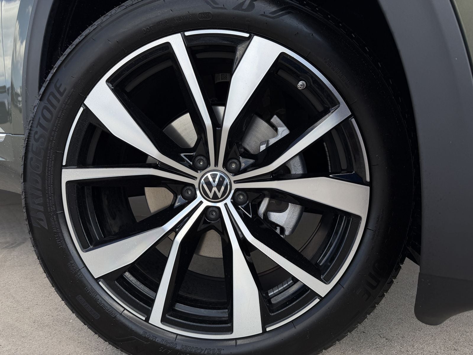 2026 Volkswagen Atlas 2.0T SEL Premium R-Line