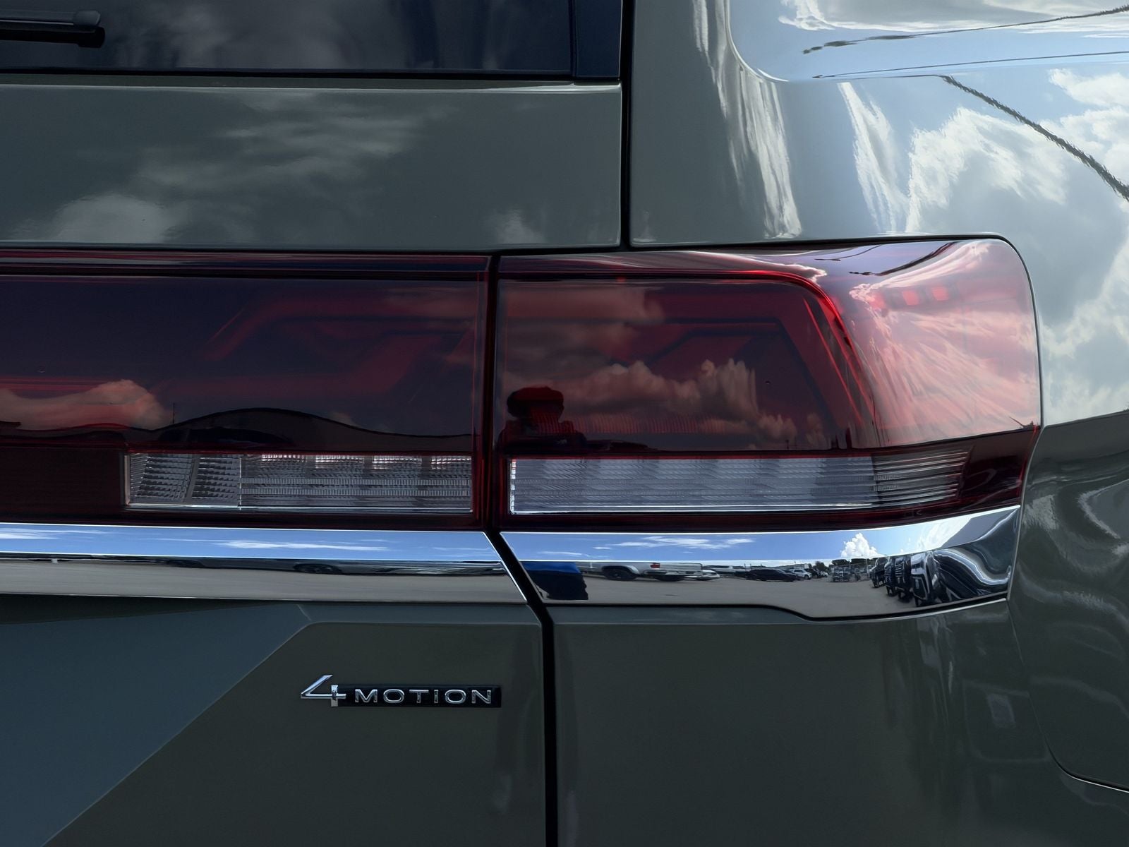 2026 Volkswagen Atlas 2.0T SEL Premium R-Line