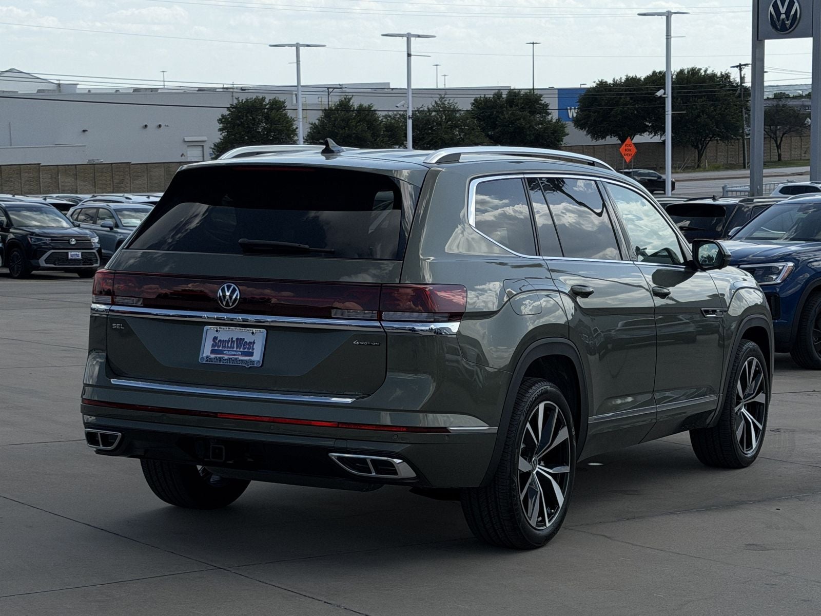 2026 Volkswagen Atlas 2.0T SEL Premium R-Line