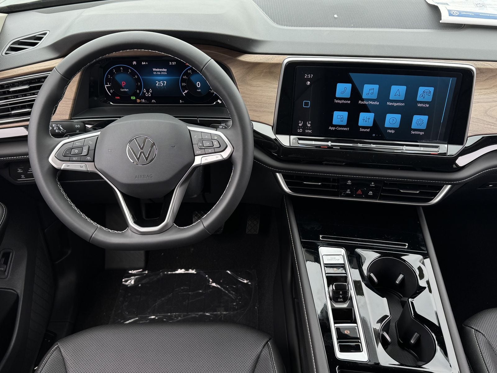 2026 Volkswagen Atlas 2.0T SE W/TECHNOLOGY