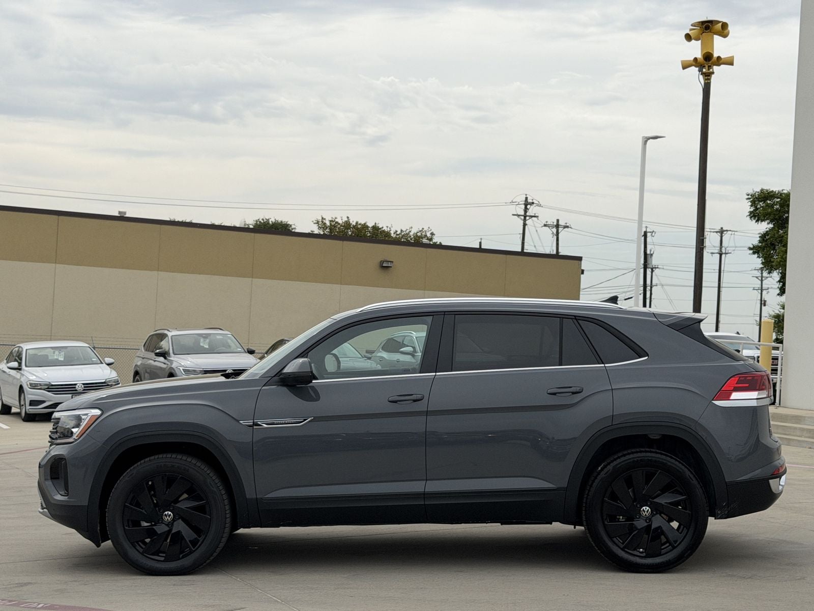 2026 Volkswagen Atlas Cross Sport 2.0T SE W/TECHNOLOGY