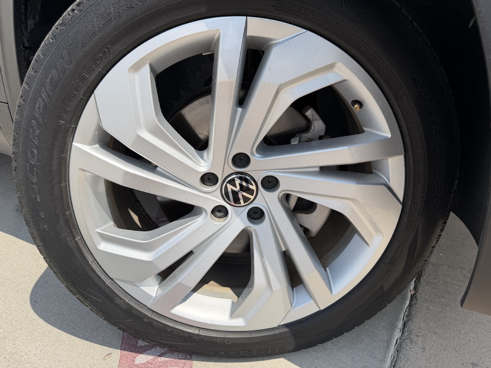 2023 Volkswagen Atlas 3.6L V6 SE w/Technology