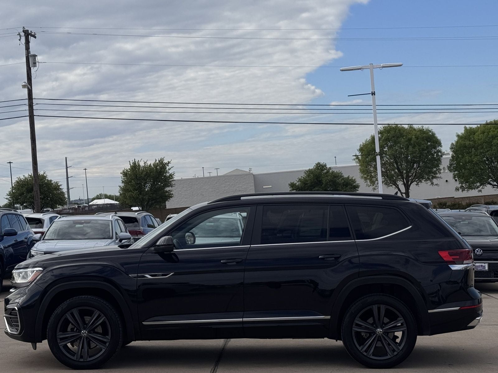 2021 Volkswagen Atlas 3.6L V6 SE w/Technology R-Line