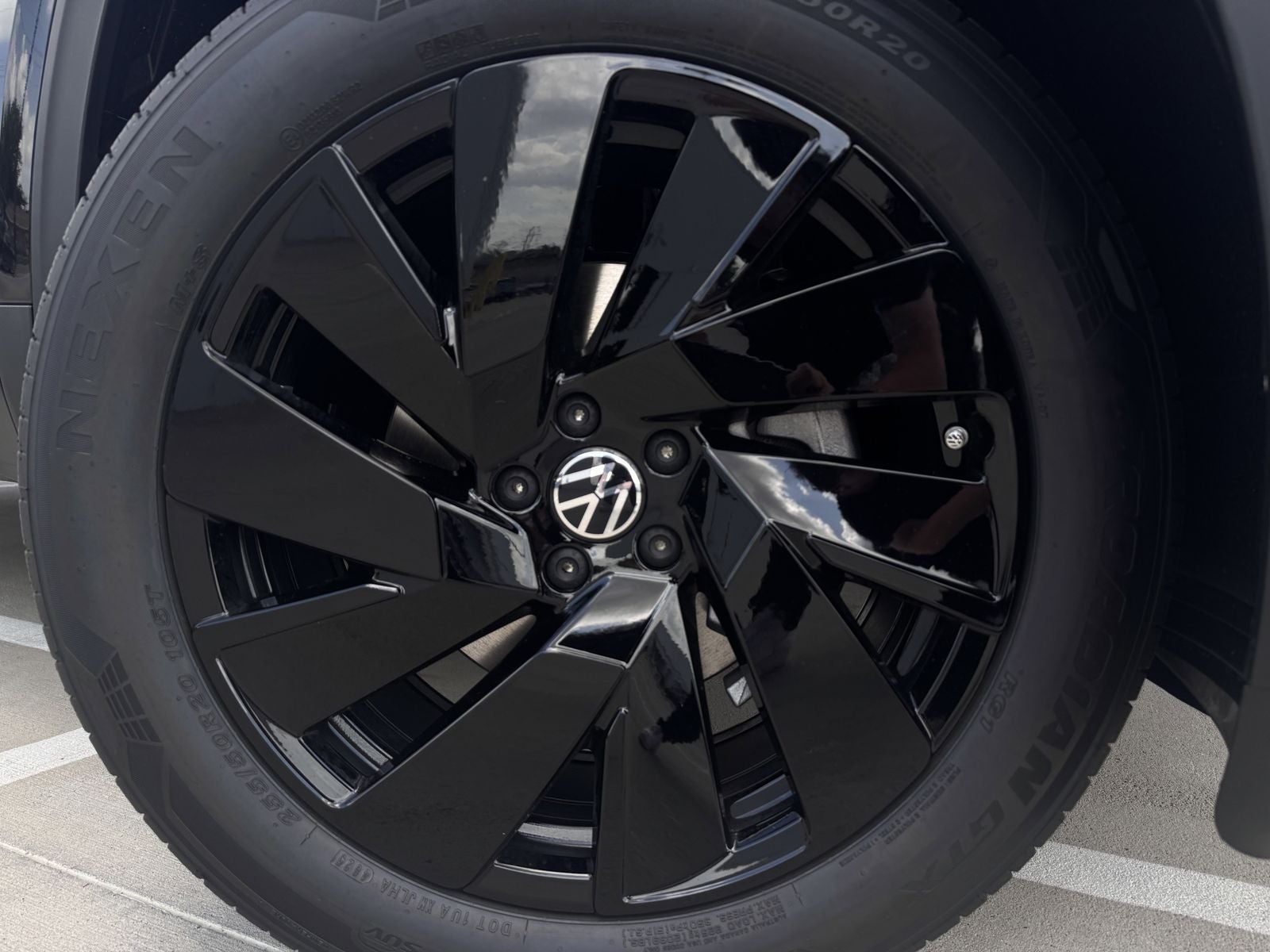 2026 Volkswagen Atlas Cross Sport 2.0T SE W/TECHNOLOGY