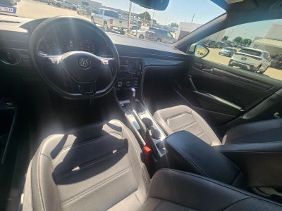 2022 Volkswagen Passat 2.0T R-Line