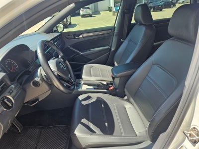 2022 Volkswagen Passat 2.0T R-Line