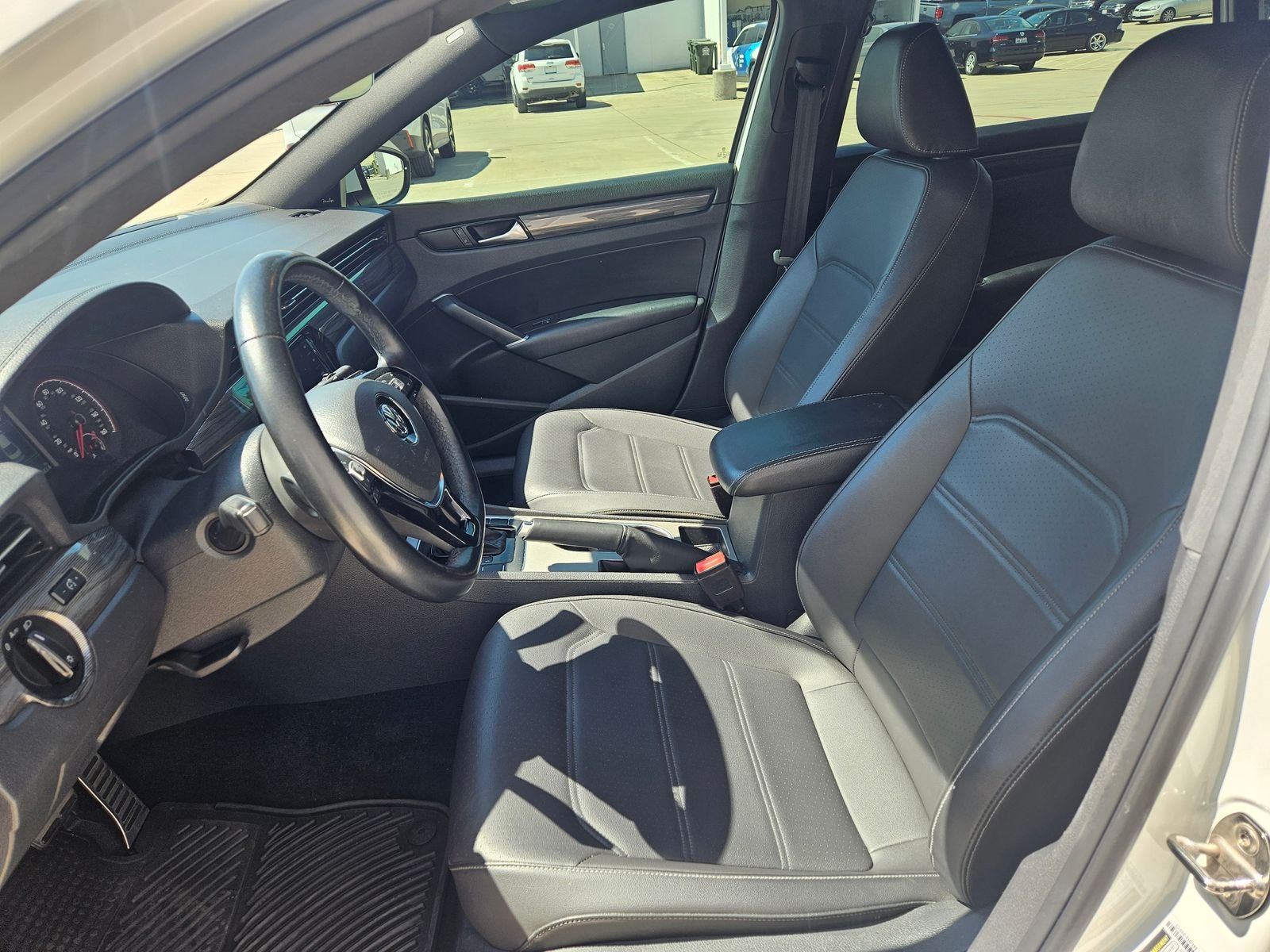 2022 Volkswagen Passat 2.0T R-Line