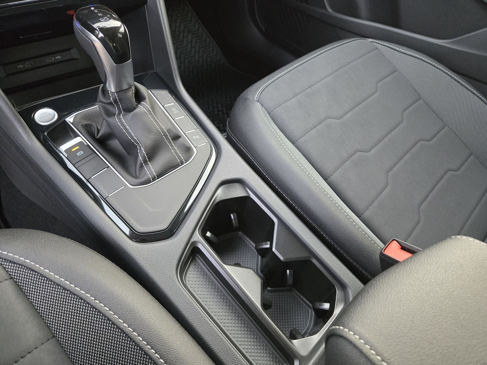 2026 Volkswagen Taos 1.5T SE Black