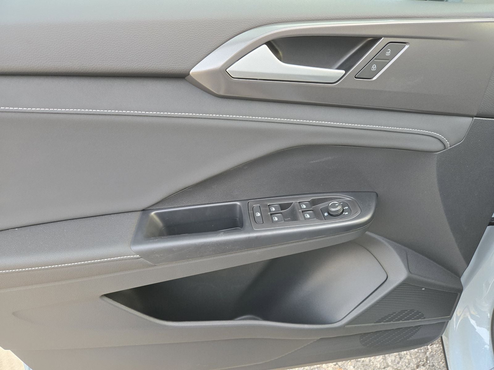 2026 Volkswagen Taos 1.5T SE Black