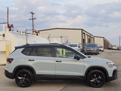 2026 Volkswagen Taos 1.5T SE Black