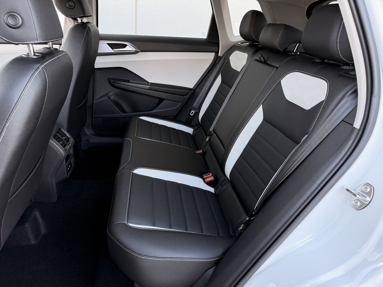 2026 Volkswagen Taos 1.5T SEL