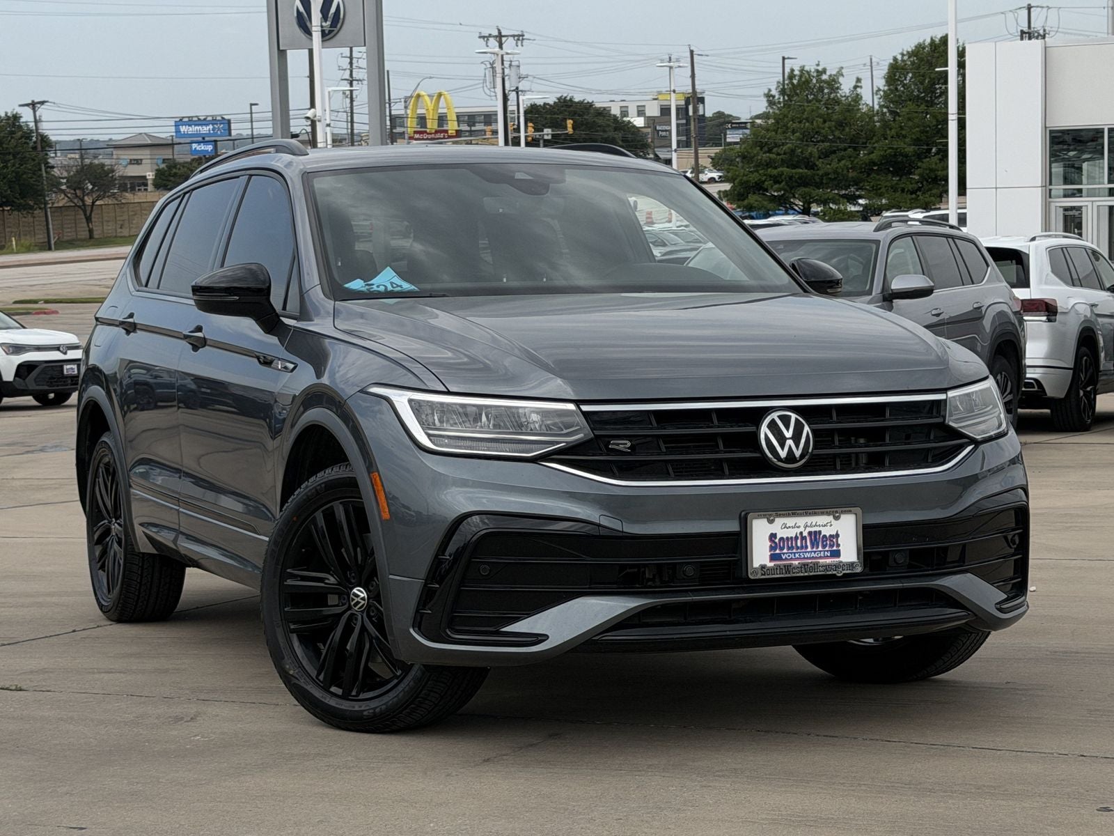 2022 Volkswagen Tiguan 2.0T SE R-Line Black