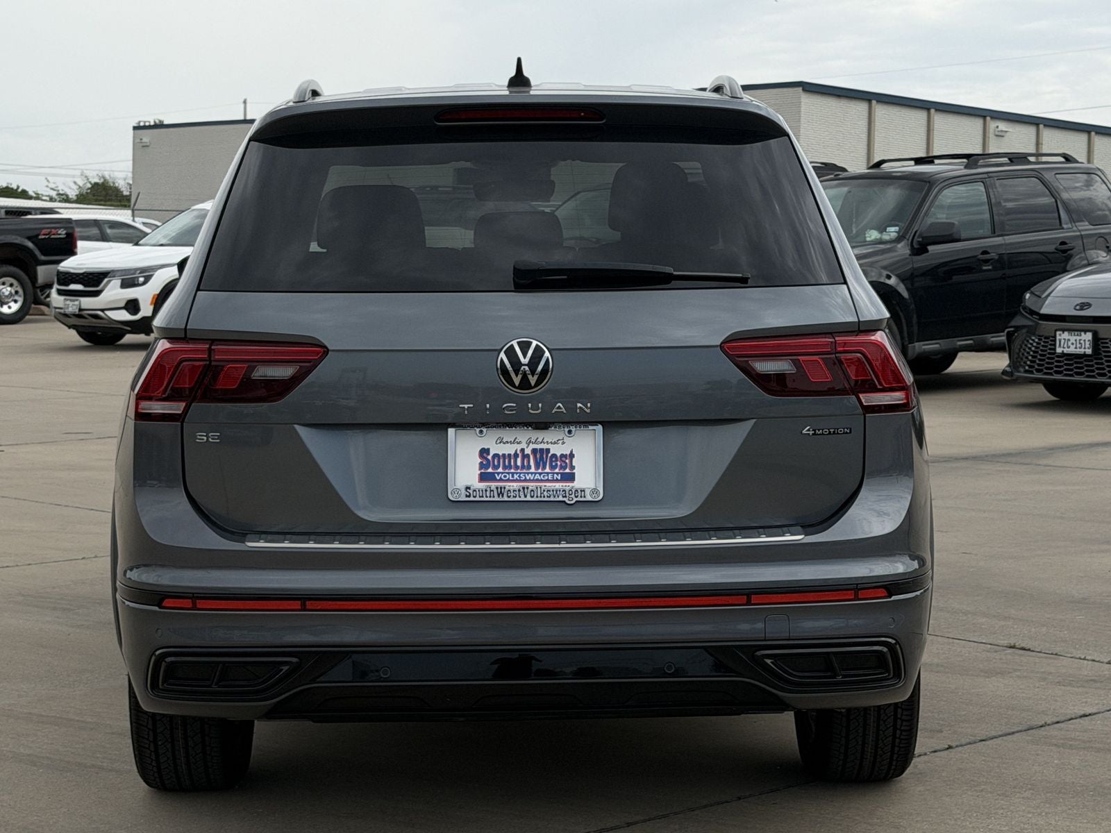 2022 Volkswagen Tiguan 2.0T SE R-Line Black