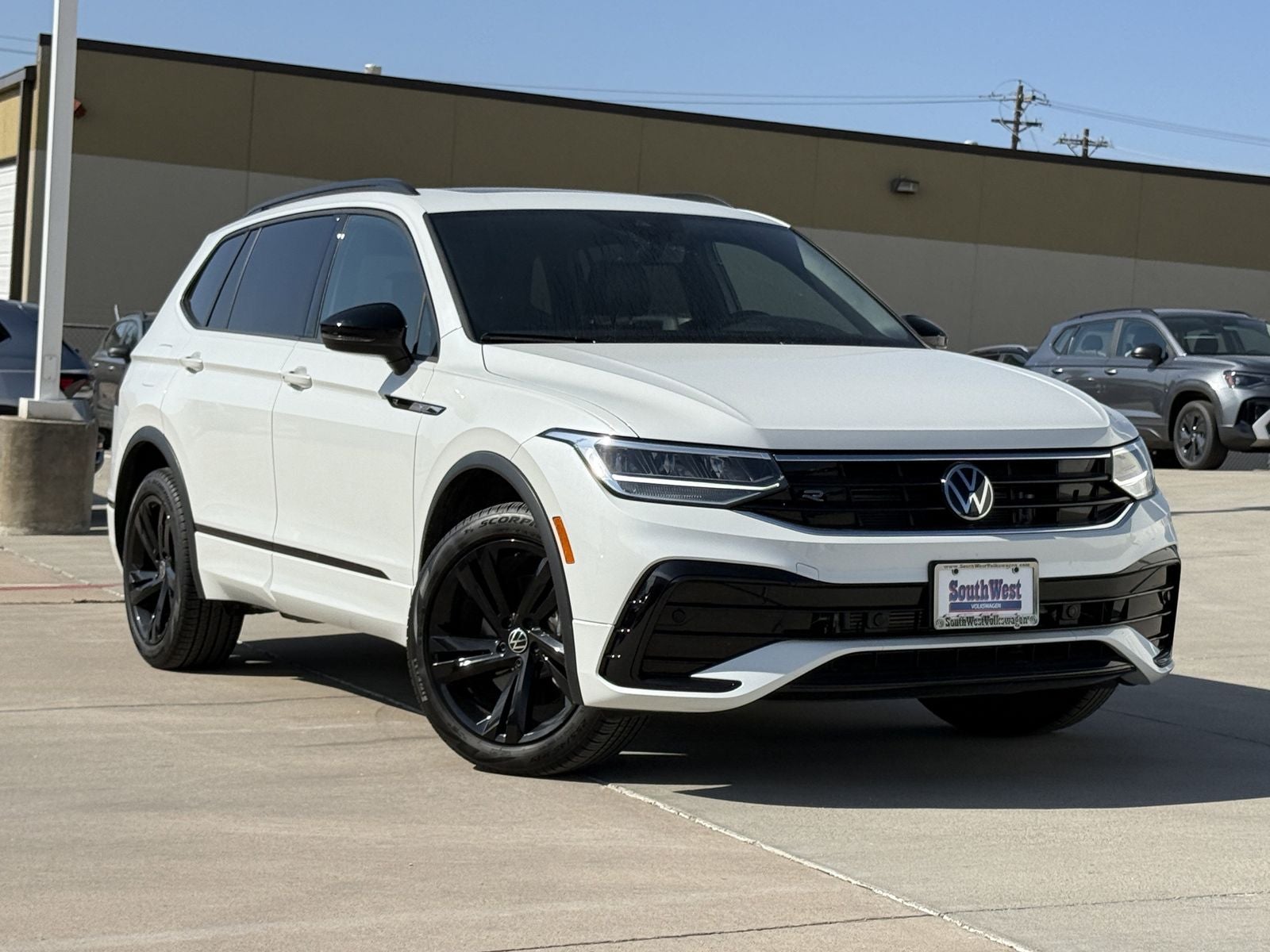 2024 Volkswagen Tiguan 2.0T SE R-Line Black