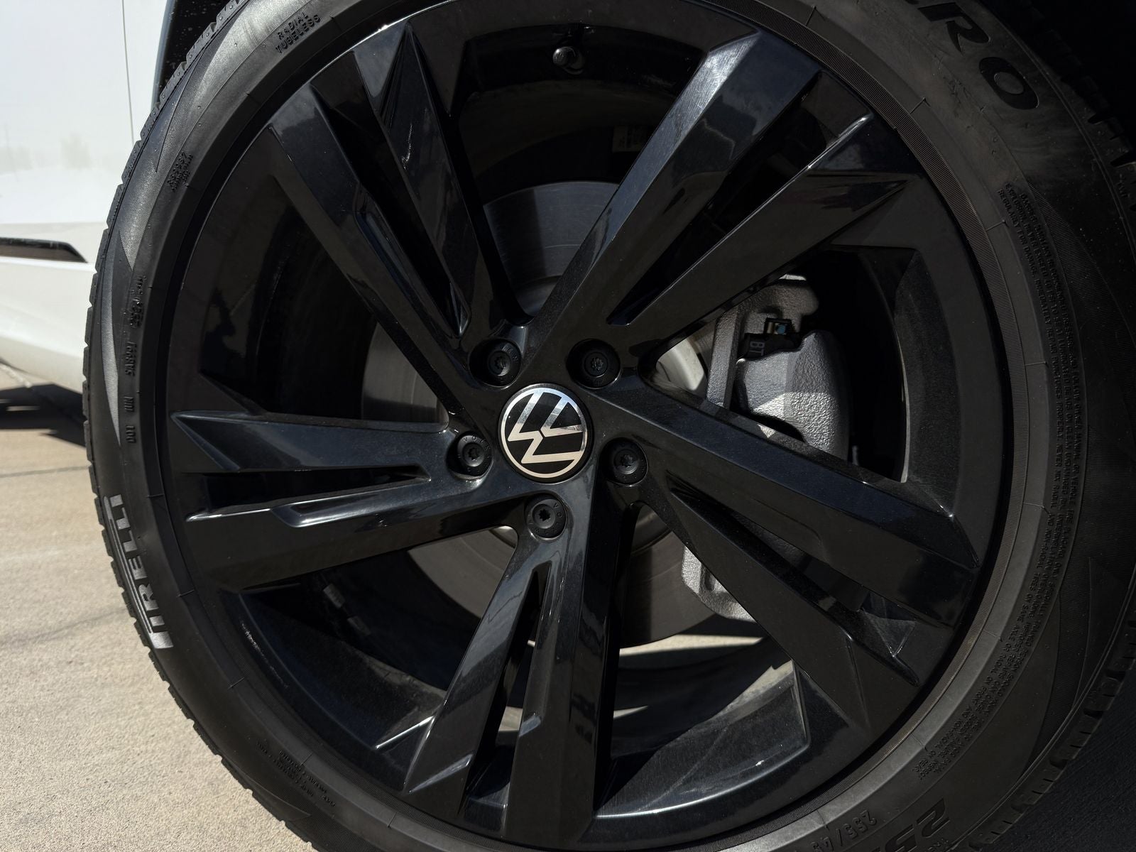 2024 Volkswagen Tiguan 2.0T SE R-Line Black