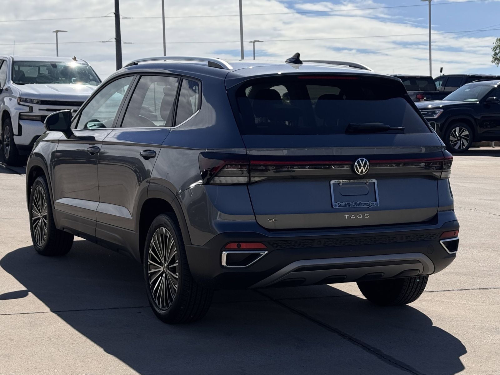 2025 Volkswagen Taos 1.5T SE