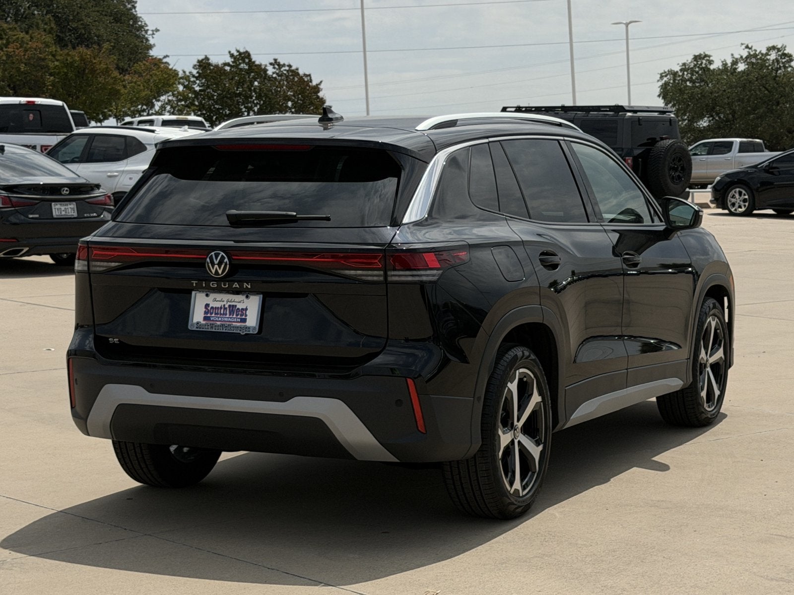 2026 Volkswagen Tiguan 2.0T SE