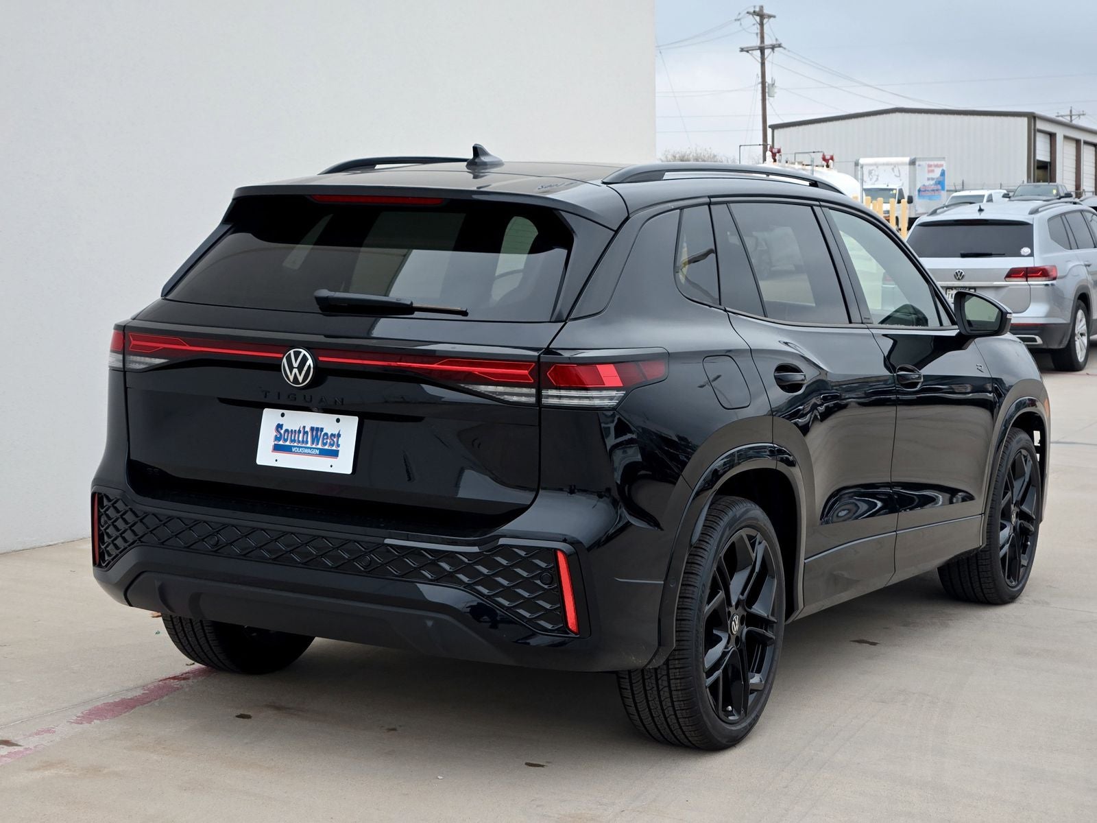 2026 Volkswagen Tiguan 2.0T SE R-Line Black