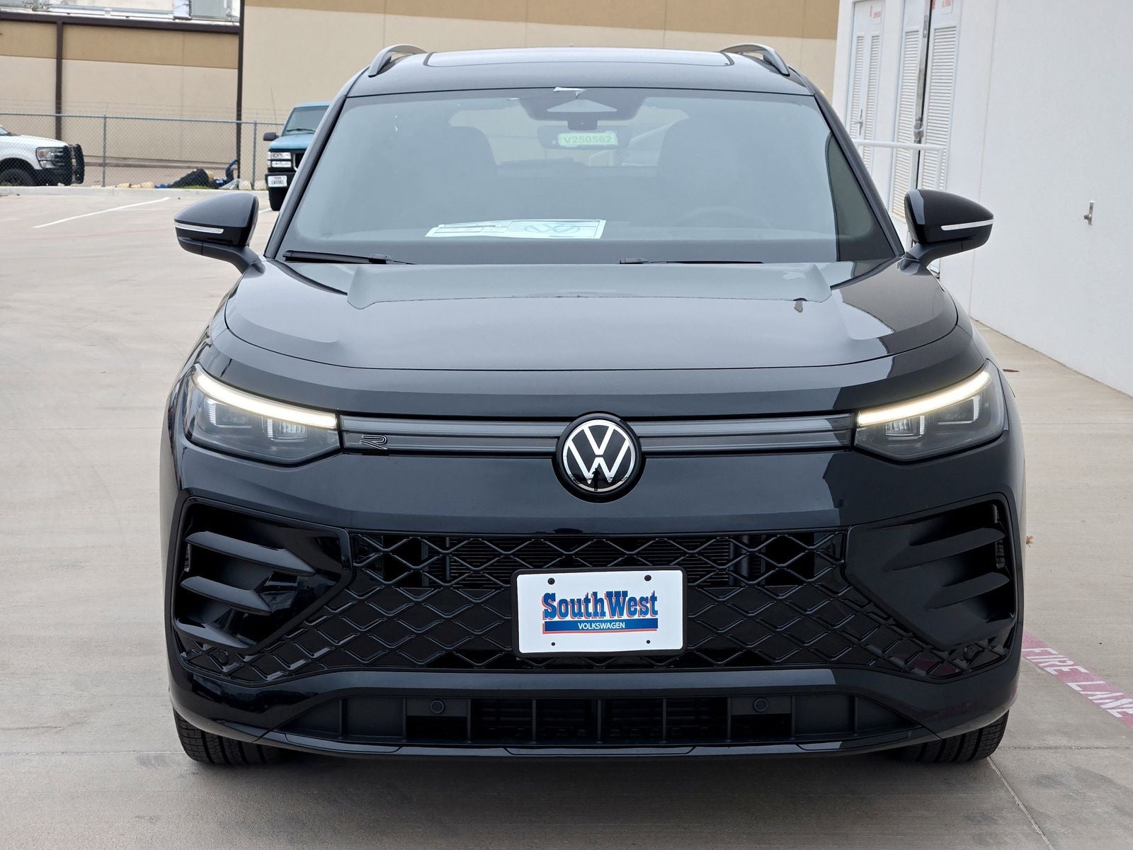 2026 Volkswagen Tiguan 2.0T SE R-Line Black