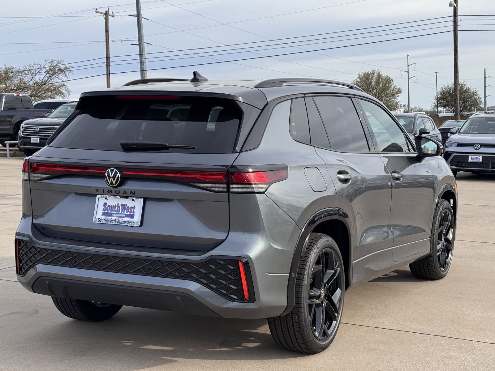 2026 Volkswagen Tiguan 2.0T SE R-Line Black