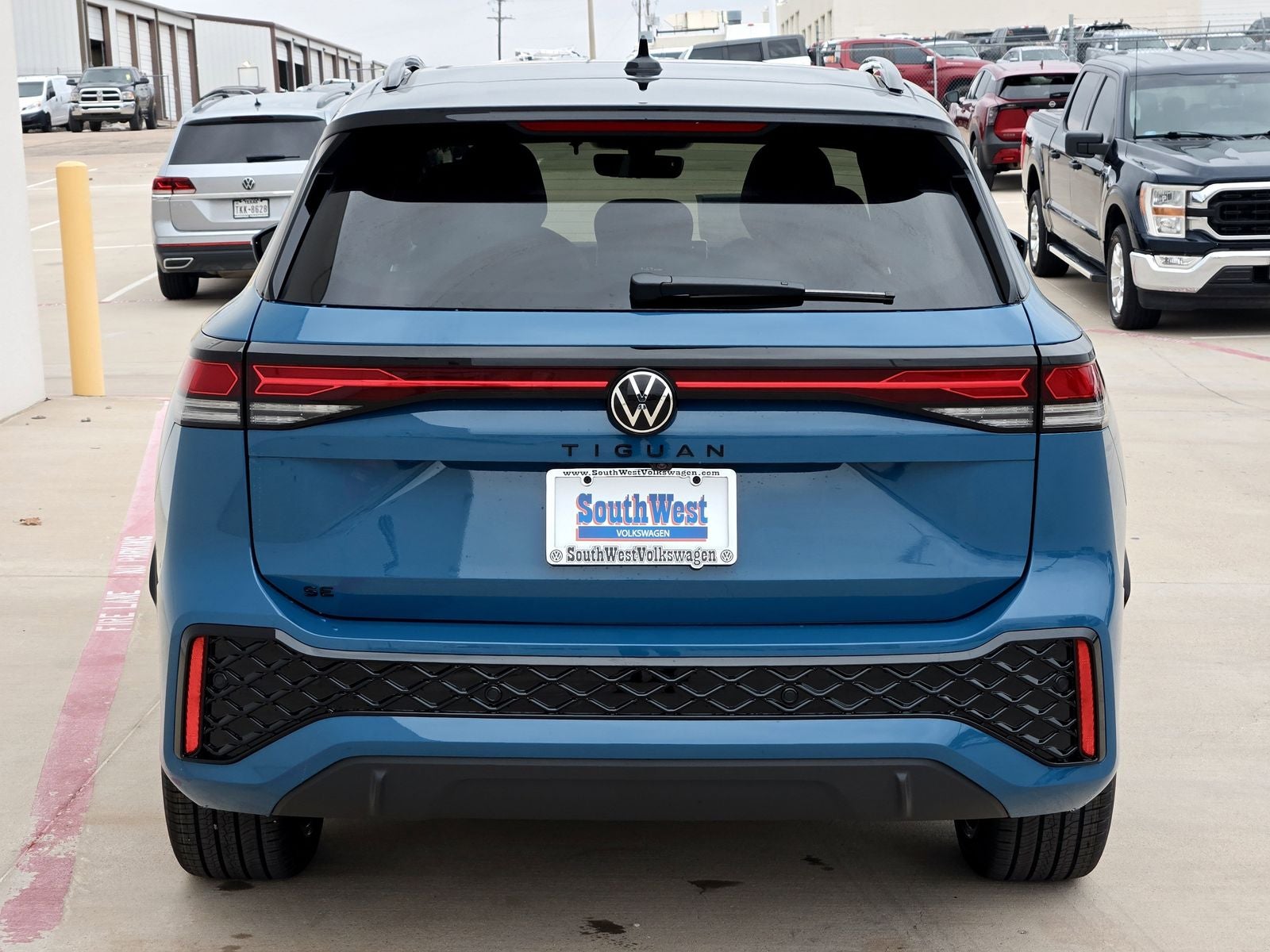 2026 Volkswagen Tiguan 2.0T SE R-Line Black