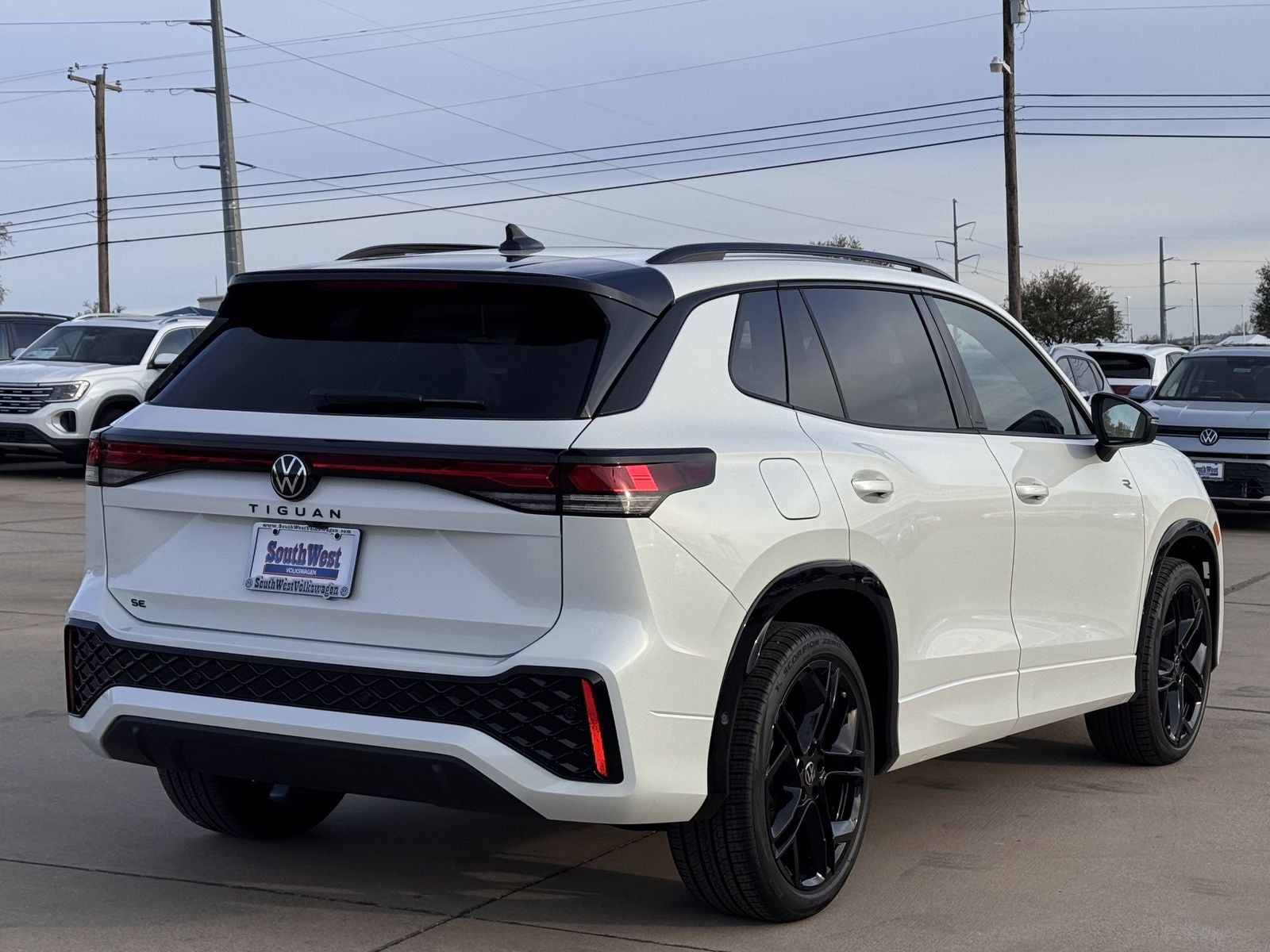 2026 Volkswagen Tiguan 2.0T SE R-Line Black