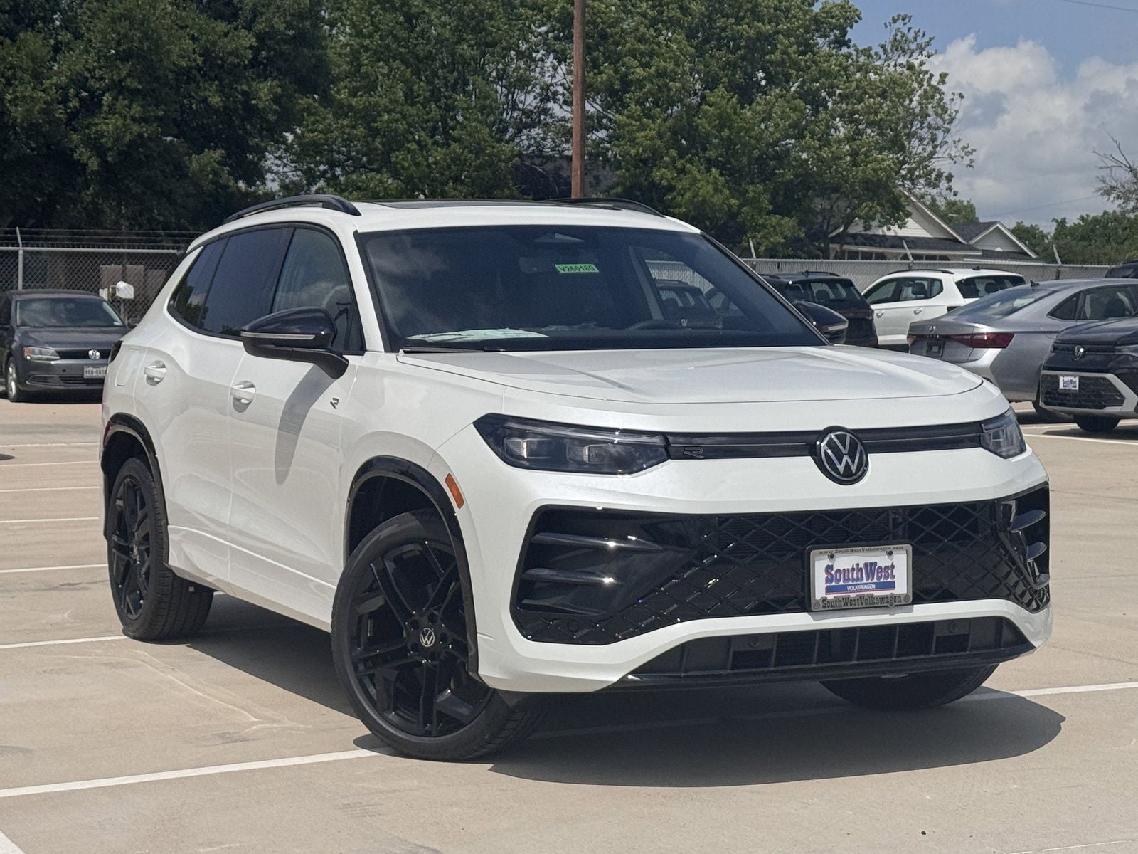 2026 Volkswagen Tiguan 2.0T SE R-Line Black