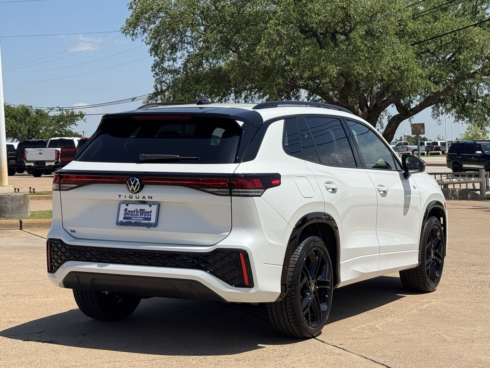 2026 Volkswagen Tiguan 2.0T SE R-Line Black