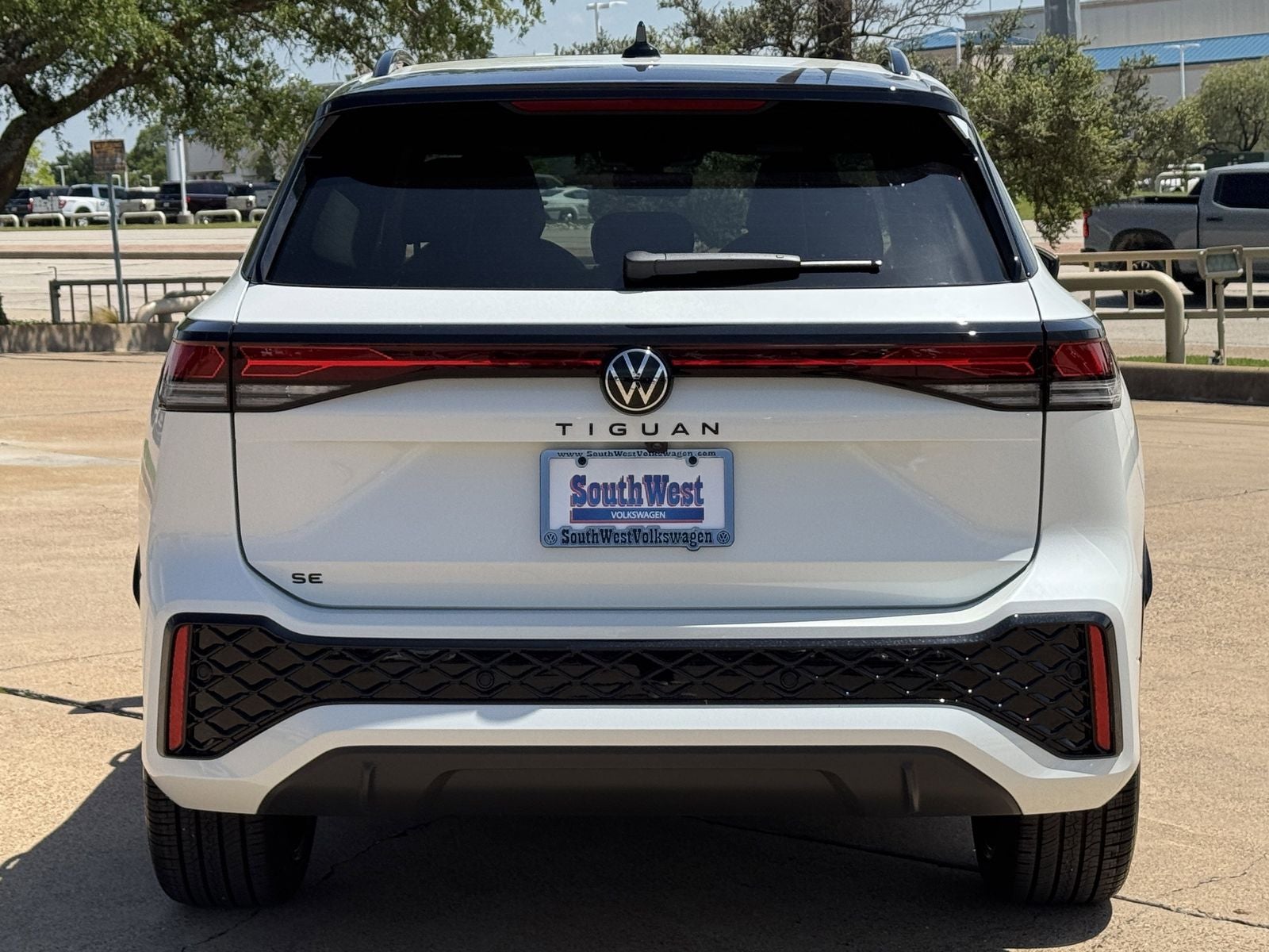 2026 Volkswagen Tiguan 2.0T SE R-Line Black