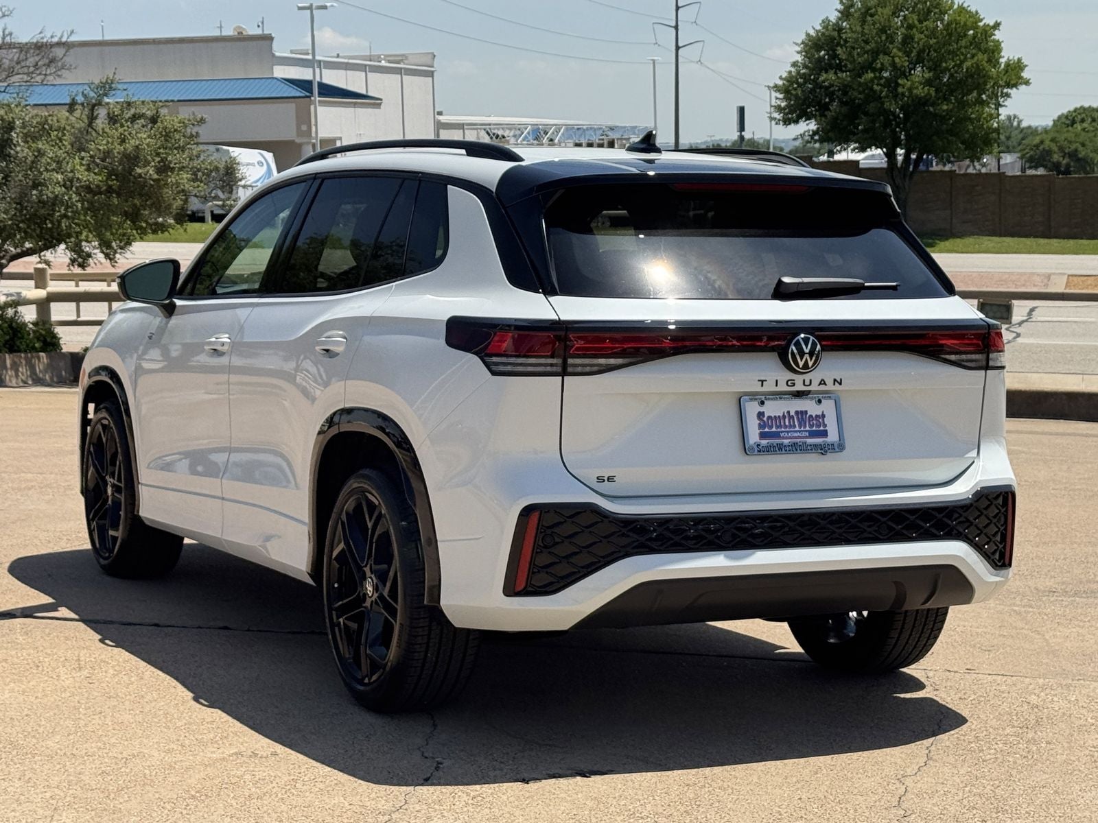 2026 Volkswagen Tiguan 2.0T SE R-Line Black
