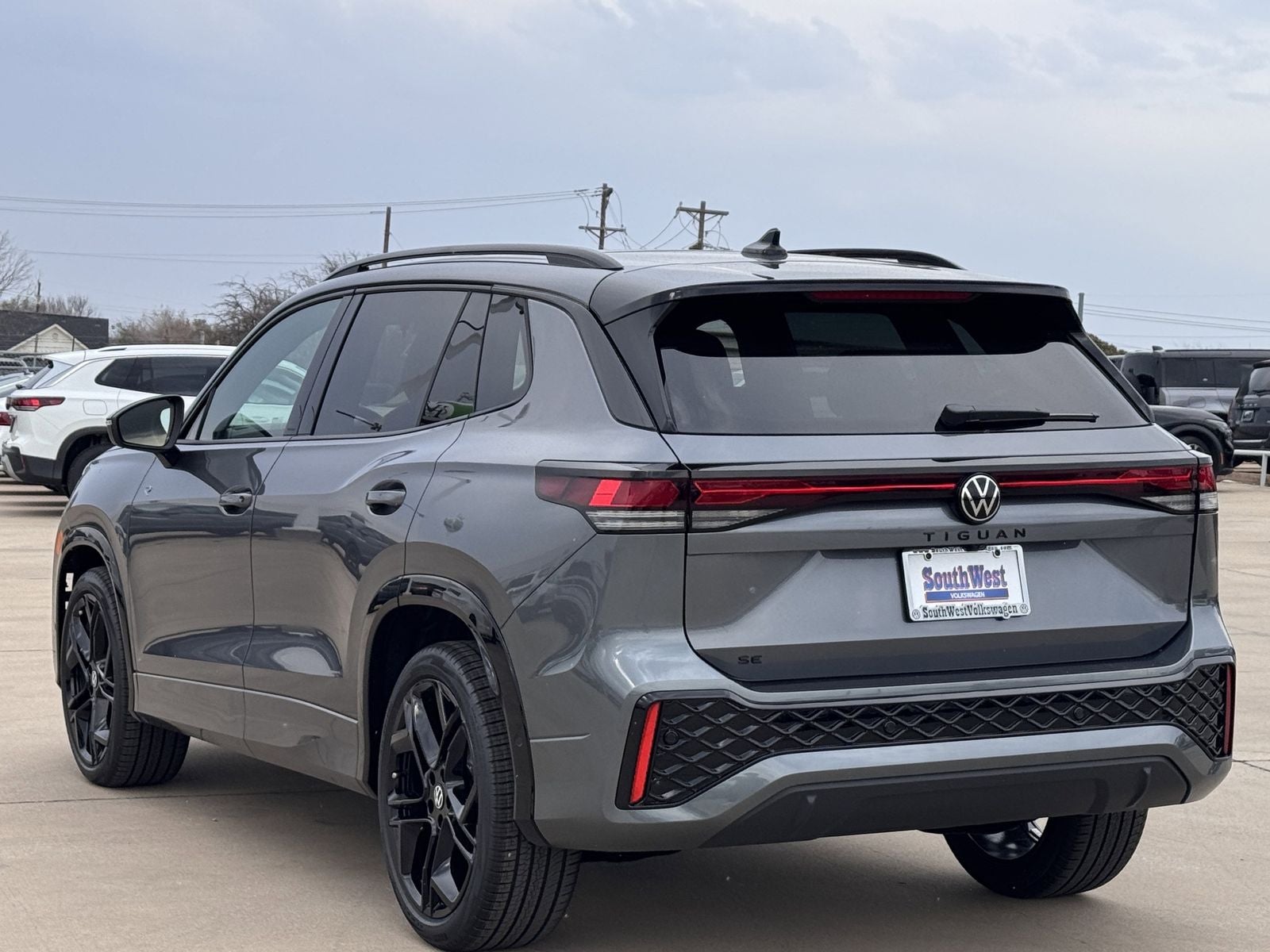 2026 Volkswagen Tiguan 2.0T SE R-Line Black