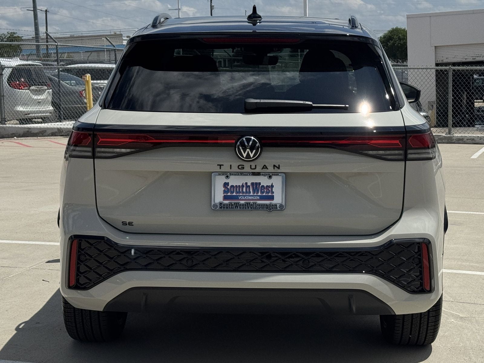 2026 Volkswagen Tiguan 2.0T SE R-Line Black