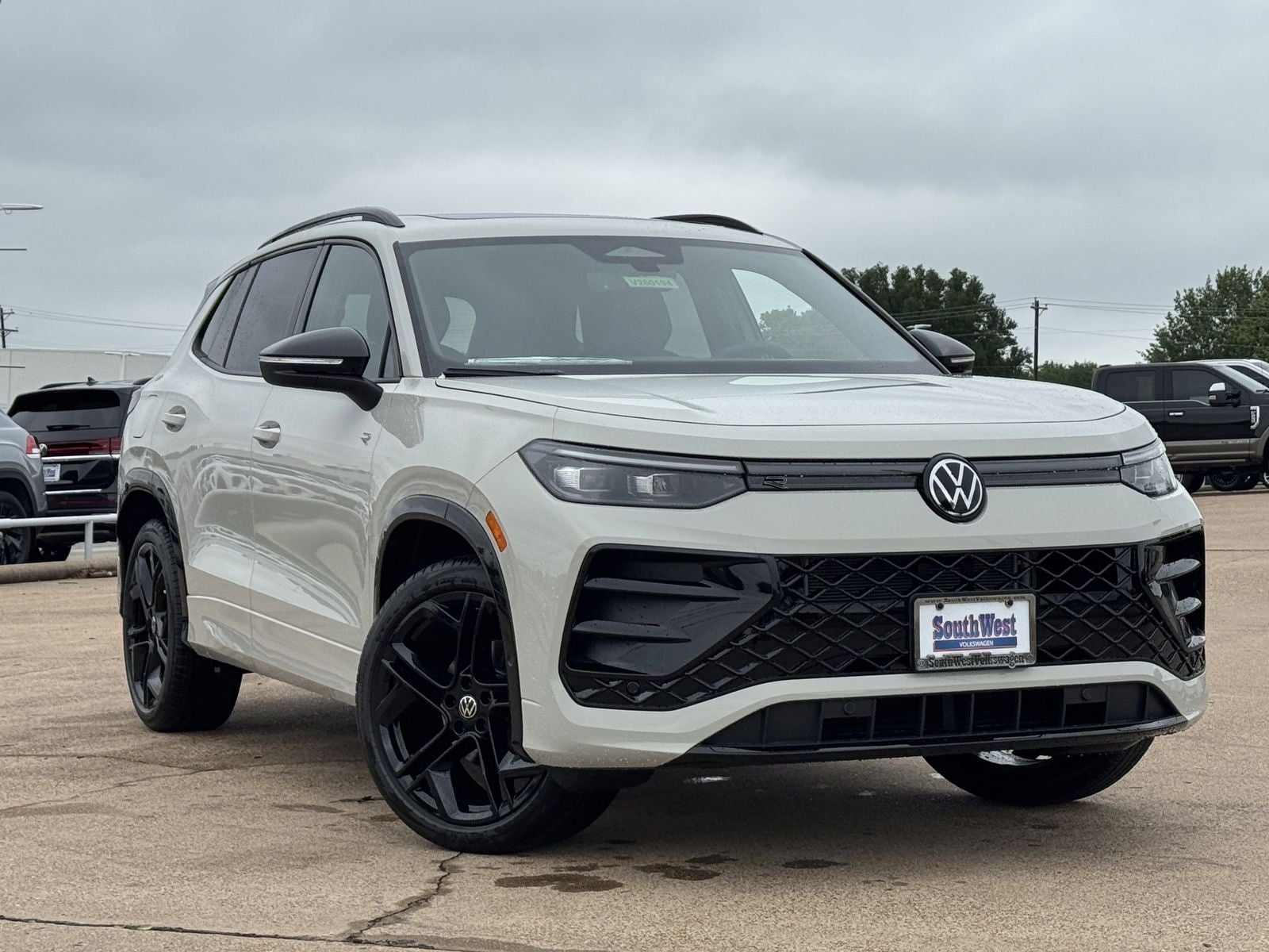 2026 Volkswagen Tiguan 2.0T SE R-Line Black