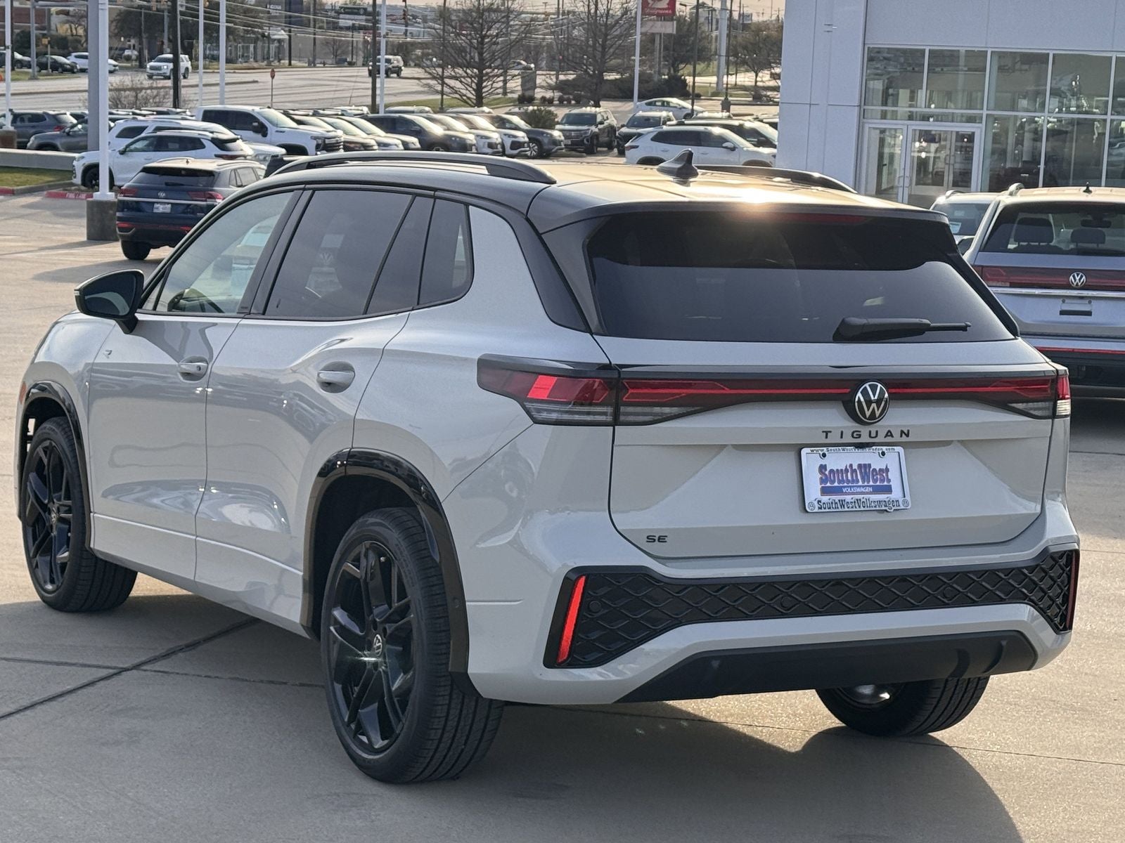 2026 Volkswagen Tiguan 2.0T SE R-Line Black